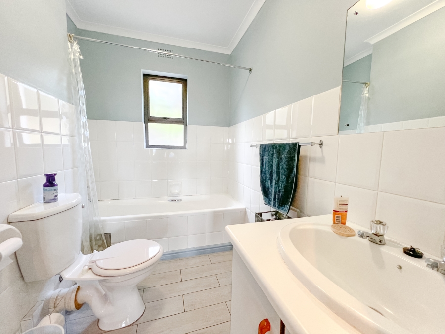 3 Bedroom Property for Sale in Castleton Western Cape